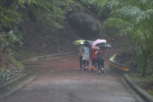 ▲ ,전국적으로 비.불쾌치수 높음ⓒ뉴데일리 정재훈기자