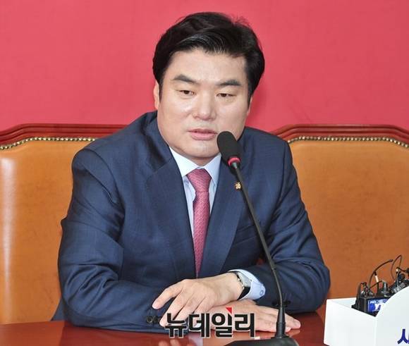 ▲ 새누리당 신임 원유철 원내대표는 최근 소속 의원들에게 23, 24일 본회의 참석을 위해 지역구 일정을 비우라고 지시했다. ⓒ 뉴데일리 이종현 기자