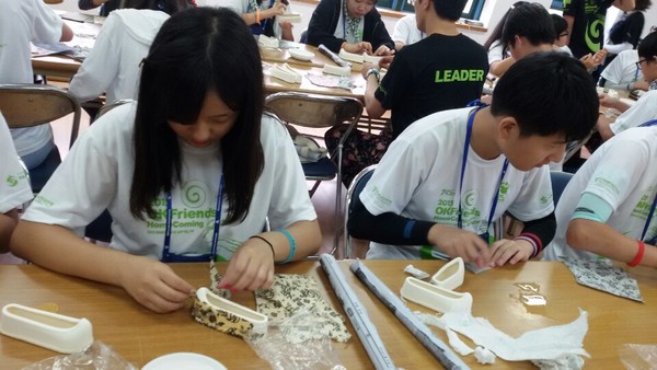 ▲ 한지공예체험 체험 모습.ⓒ고령군 제공