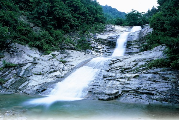 ▲ 팔공산 치산폭포ⓒ영천시 제공