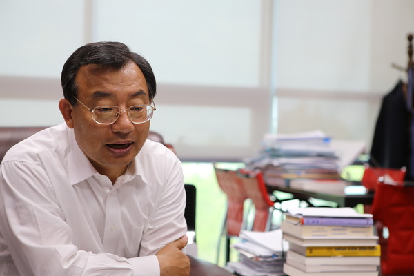 ▲ 새누리당 이정현 최고위원이 국회 의원회관에서 와 인터뷰를 갖고 있다. ⓒ이정현 의원실