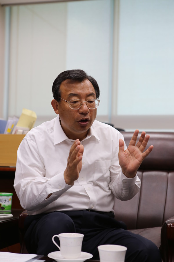 ▲ 새누리당 이정현 최고위원이 국회 의원회관에서 와 인터뷰를 갖고 있다. ⓒ이정현 의원실