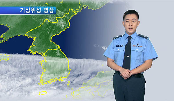 공군 기상단이 앞으로는 북한 기상정보도 생산할 예정이라고 한다. 사진은 공군 기상단이 군에 제공하는 일기예보 장면. ⓒ국방TV 보도화면 캡쳐
