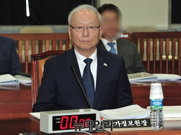 ▲ 지난 14일 국회 정보위에 출석했을 때의 이병호 국정원장. ⓒ뉴데일리 DB