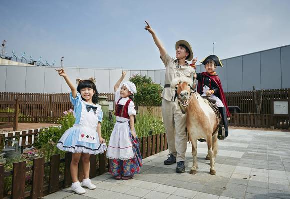 ▲ 조랑말, 당나귀, 양, 염소, 토끼 등 다양한 동물을 가까이에서 만날 수 있는 '스카이 팜'ⓒ한화리조트