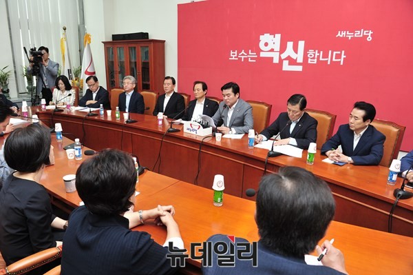 ▲ 새누리당 원내대책회의 ⓒ뉴데일리 이종현 기자