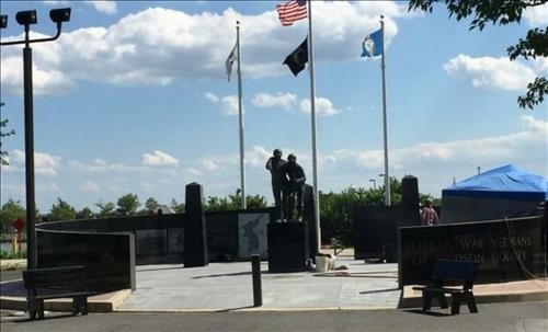 ▲ 한국전 참전용사 추모비ⓒ연합뉴스