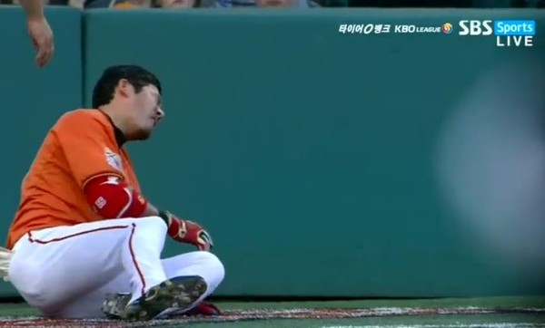 ▲ 한화 이용규 부상ⓒ방송캡쳐