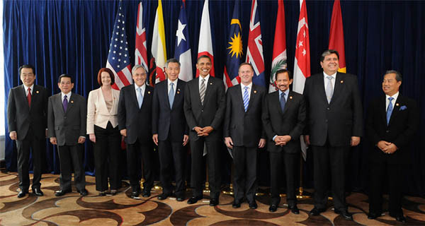 ▲ 미국과 일본이 주도, 세계 최대의 자유무역 블록으로 만들려 했던 TPP(환태평양경제동반자협정)의 최종 회담이 결렬됐다. 사진은 과거 TPP 가입의사를 밝힌 정상들의 회담 모습. ⓒ오스트레일리아 뉴스넷 보도화면 캡쳐