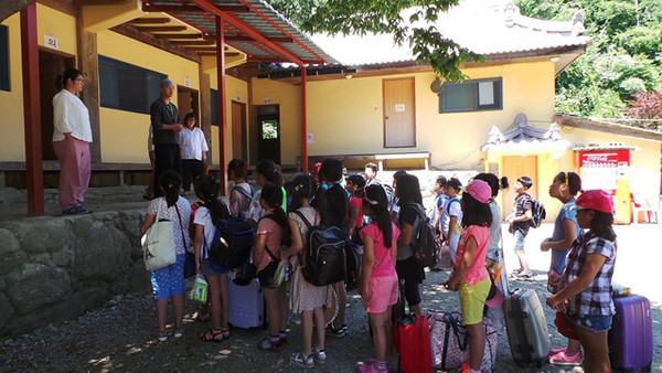 ▲ 성주군드림스타트 청학동 예절학교 체험에 나섰다.ⓒ성주군 제공