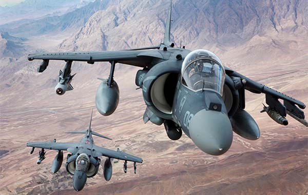 ▲ 美해병대가 30년 넘게 사용 중인 수직이착륙 전폭기 AV-8B 해리어. 사실 F-35 전투기는 F-35B를 개발하면서 나온 것이다. ⓒ美해병대 플릭커 공유사진.