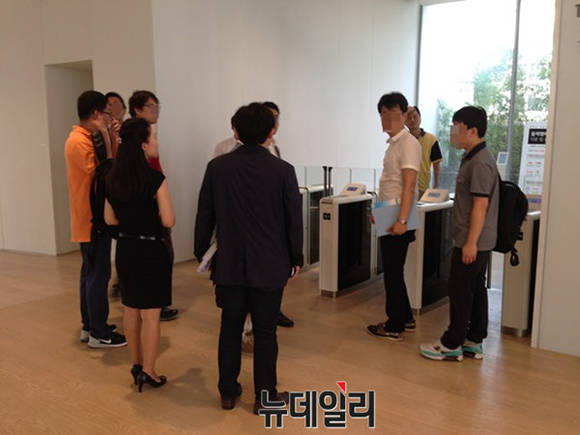 ▲ KT 광화문 신사옥에 방문한 MBC 관계자들.