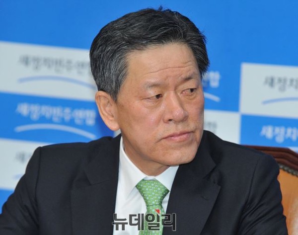 ▲ 새정치민주연합 주승용 최고위원은 새누리당 김무성 대표최고위원의 오픈프라이머리 제안을 받아야 정국 주도권을 잡을 뿐더러, 정작 새누리당은 물러서게 될 것이라 내다봤다. ⓒ뉴데일리 이종현 기자