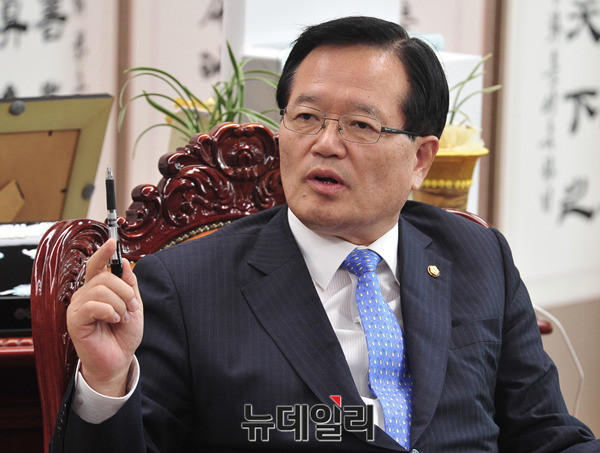 ▲ 정의화 국회의장이 10일 서울 여의도 국회 의장실에서 새정치민주연합 여성의원들을 면담하고 있다. ⓒ뉴데일리 이종현 기자