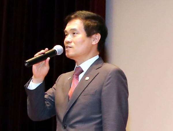 ▲ 이성보 권익위 위원장의 기무사 직원 대상 강연 모습.ⓒ기무사