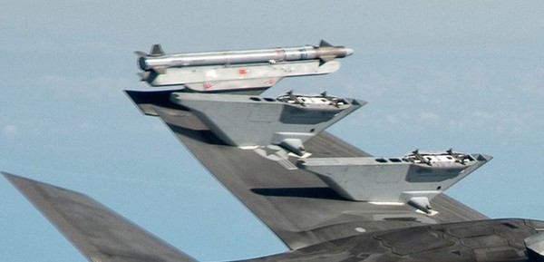 ▲ AIM-9X 단거리 공대공 미사일.ⓒ미공군