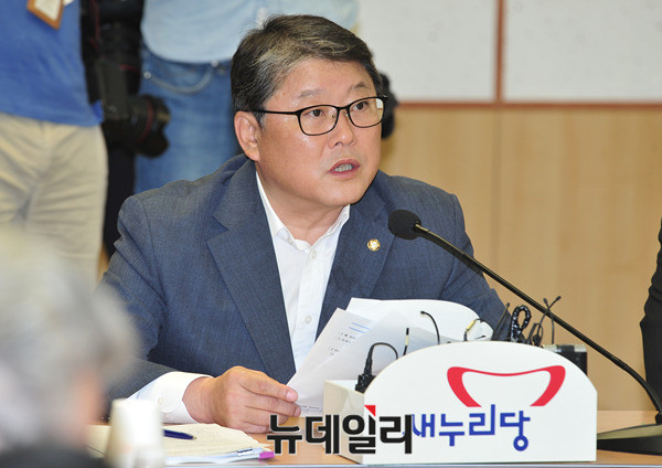 ▲ 새누리당 조원진 원내수석부대표가 9월에 국정감사가 이뤄져야 한다고 밝혀 야당과 온도차를 드러냈다. 그는 