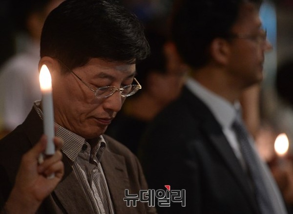 ▲ 17일 4차 공판이 끝난 뒤, 서울 종로구 가회동 주민센터 앞에서 열린 ‘박주신씨 병역비리 의혹 진상 규명’ 촛불집회에 참석한 양승오 박사. ⓒ 뉴데일리 정상윤 기자