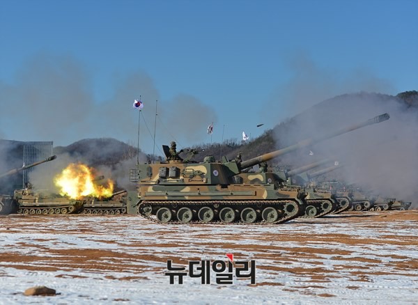 ▲ 포사격하는 우리군 자주포의 모습.(사진은 해당 기사와 상관없음) ⓒ뉴데일리DB