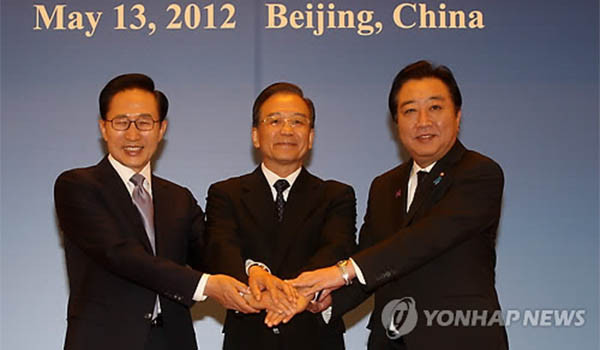 ▲ 2012년 5월 13일 中베이징에서 만난 한중일 정상들. 이후 한중일 정상회담은 열리지 않았다. ⓒ연합뉴스. 무단전재 및 재배포 금지.