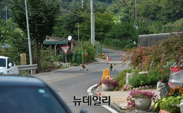 ▲ 경기도 연천군 중면사무소 민방공대피소에서 바라본 민간인 출입 제한 지역. ⓒ뉴데일리 정상윤 기자