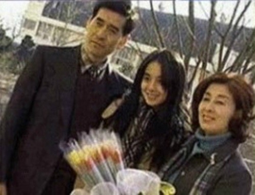 ▲ 임은경과 부모님 ⓒ온라인 커뮤니티