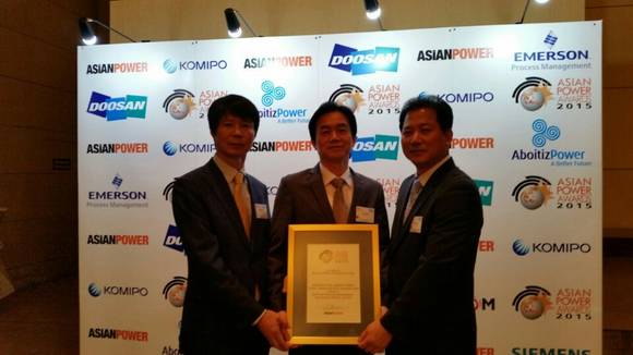 ▲ (오른쪽부터) 한국지역난방공사 곽승신 건설관리팀장, 안용모 북부사업본부장, 이상진 제어팀장의 모습.ⓒ한국지역난방공사