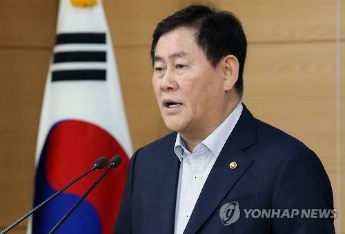 ▲ 최경환 부총리는 현실여건을 반영한 최대한의 확장예산이라고 밝혔다@