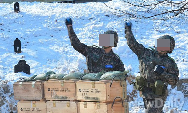 ▲ 수류탄 투척 훈련 중인 장병들 모습.(자료사진) ⓒ뉴데일리DB