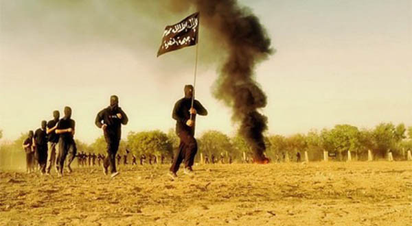▲ 시리아에서 주로 활동하는 알 카에다 계열 조직 '알 누스라 전선'의 훈련 장면. 미국은 '알 누스라 전선'이 ISIS보다 더 위협적이라고 보고 있다. ⓒ알 누스라 전선 홍보영상 캡쳐