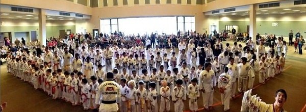 ▲ 엘리자벳 안씨가 해마다 샌디아고 컨벤션센터에서 개최하는 대규모 선수권대회.