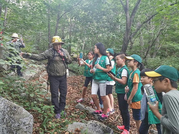 ▲ 남부지방산림청이 학교폭력과 청소년 문제를 예방하기 위한 산림교육 활동지원에 나섰다. ⓒ남부지방산림청 제공