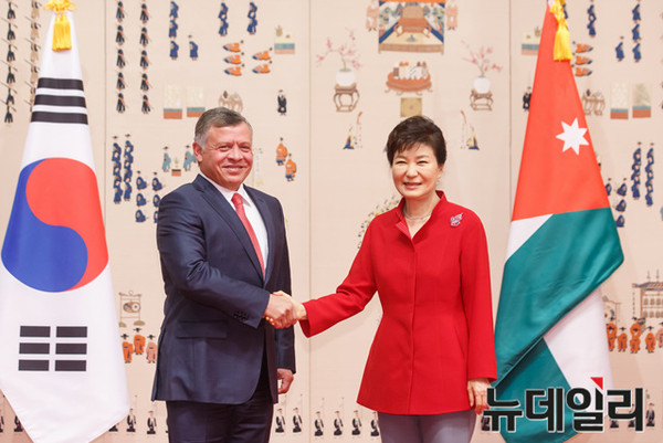 ▲ 박근혜 대통령이 11일 청와대에서 압둘라 2세 이븐 알 후세인(Abdullah II Ibn Al Hussein) 요르단 국왕과 정상회담을 갖고 있다. ⓒ뉴데일리