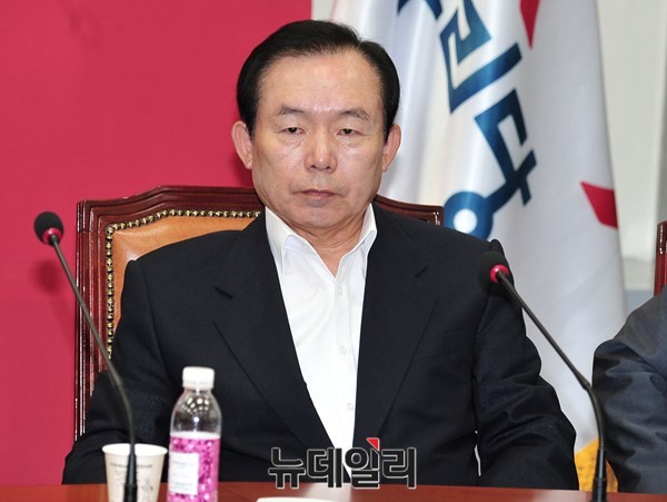 ▲ 새누리당 이인제 노동시장선진화특별위원회 위원장은 지난 달 27일 노사정위원회의 대타협 시한을 9월 10일로 못박았다. ⓒ뉴데일리 이종현 기자