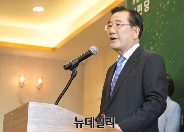 ▲ 박준영 전 전남도지사가 15일 오전 서울 여의도 국민일보사옥 컨벤션홀에서 신민당 창당을 선언하고 있다. ⓒ뉴데일리 이종현 기자