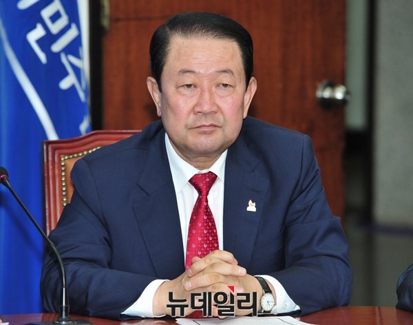 ▲ 호남 3선 중진인 박주선 의원이 22일 오후 1시 30분 기자회견을 열고 새정치민주연합을 탈당할 뜻을 밝혔다. ⓒ뉴데일리 이종현 기자