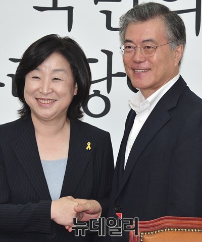 ▲ 새정치연합 문재인 대표는 지난 7월 24일 정의당 심상정 대표를 만난 자리에서 "새누리당 김무성 대표가 강조한 오픈프라이머리는 문제가 많다"며 "모든 정당에 대해서 모든 지역에 대해서 일률적으로 강제하는 건 위헌"이라고 말한 바 있다. ⓒ뉴데일리 이종현 기자