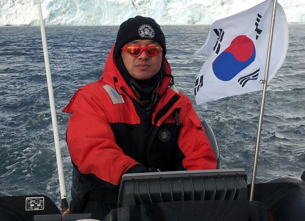 ▲ 남극서 활동 중인 이기영 상사.ⓒ해군