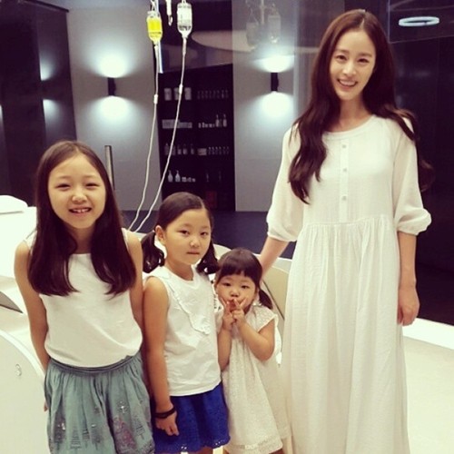 ▲ 정웅인 딸과 김태희 ⓒ김태희 인스타그램