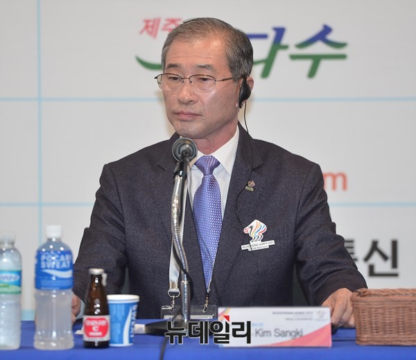 ▲ 김상기 조직위원장이 1일 오전 경북 문경 국군체육부대에서 열린 대회 미디어 환영식 및 공식 기자회견하는 모습.ⓒ뉴데일리 정상윤 사진기자