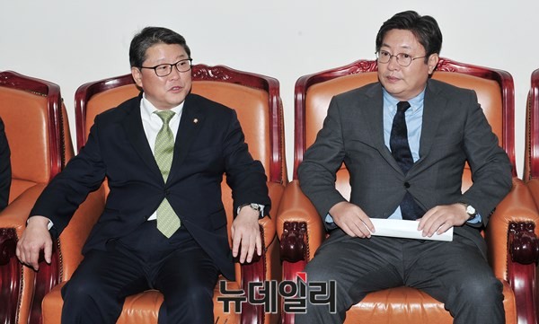 ▲ 새누리당 조원진 수석부대표(왼쪽)와 새정치민주연합 이춘석 수석부대표. ⓒ뉴데일리 이종현 기자