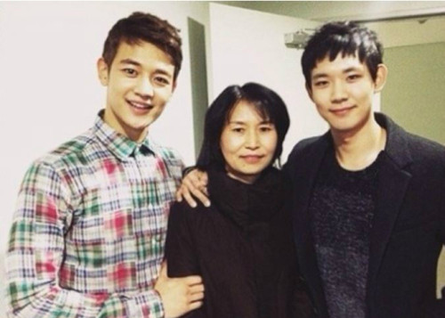 ▲ 민호와 민호 가족 ⓒ온라인 커뮤니티