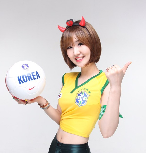 ▲ 한국 쿠웨이트전이 펼쳐치고 있는 가운데 윤수현의 멋진포즈가 인상적이다ⓒ뉴데일리