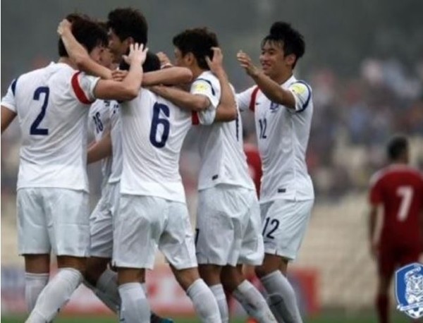 ▲ 한국팀이 쿠웨이트를 맞아 선취골을 넣은 후 환호하고 있다ⓒ대한축구협회 제공