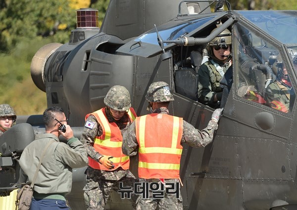 ▲ 육군 탑헬리건 선발행사에서 이륙준비하는 AH-1 코브라 헬기.ⓒ뉴데일리 정상윤 사진기자