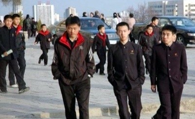 ▲ 북한 고등학교 학생들의 모습 -자료 화면- (구글 이미지)