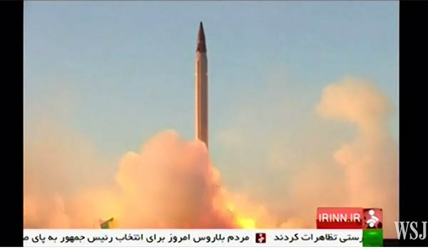 ▲ 이란은 지난 11일(현지시간) 신형 정밀 장거리 탄도탄 시험발사에 성공했다고 밝혔다. 신형 미사일은 북한 노동 미사일을 베이스로 만든 '샤하브-3' 미사일의 개량형인 것으로 알려졌다. ⓒ월스트리트저널(WSJ) VOD 화면 캡쳐-이란 관영통신 화면