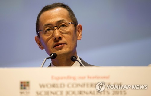 ▲ 일본의 노벨의학상 수상자 야마나카 신야 교토대 교수. 지난 6월 서울에서 열린 세계과학기자연맹 주최 '세계과학기자대회'에서 기조연설을 하고 있다.ⓒ연합뉴스