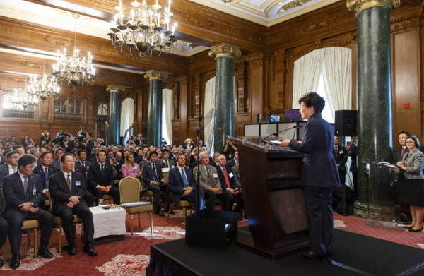 한-미 대표기업 총출동, "경제협력으로 뉴노멀 극복" - 뉴스 썸네일 이미지