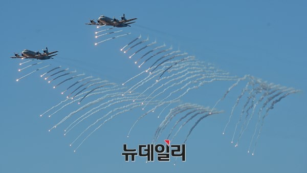 ▲ 17일 미디어데이에 공개된 '2015 대한민국해군 관함식' 모습.ⓒ뉴데일리 정상윤 사진기자